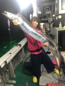 釣り初心者 東京湾の堤防でも釣れる 太刀魚 タチウオ という魚の全て 釣ってから料理まで 魚たべよ